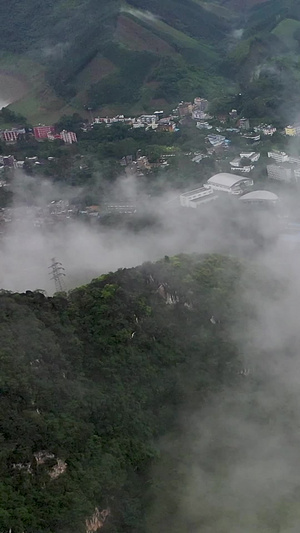 航拍贵州与云南分界峡谷河流云海云贵边界59秒视频