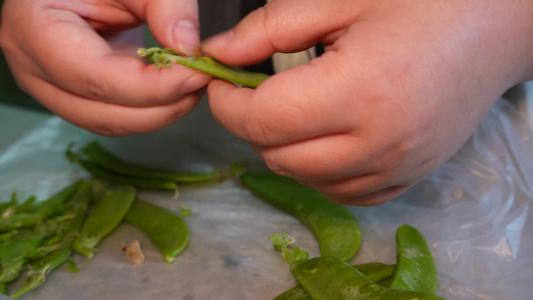处理清洗荷兰豆蔬菜维生素视频