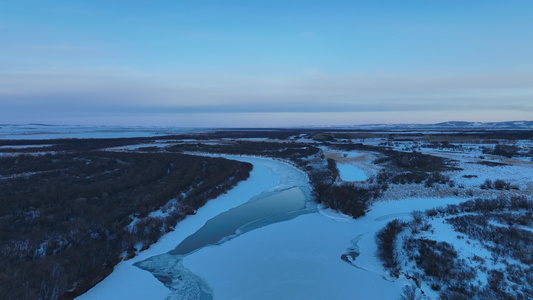 大兴安岭早春河流湿地雪景视频