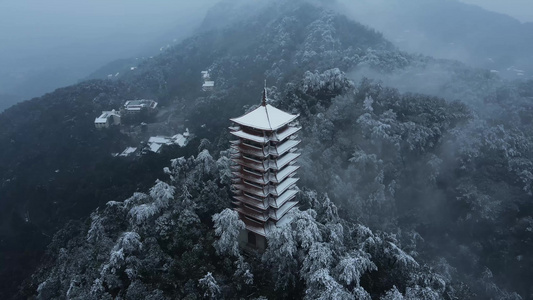 重庆缙云山防火塔雪景视频