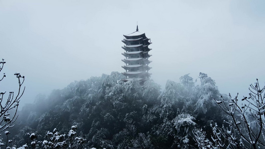 重庆缙云山防火塔雪景视频