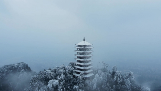 重庆缙云山防火塔雪景视频