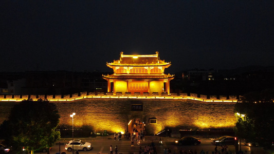 航拍湖北襄阳三国历史名城城墙夜景视频