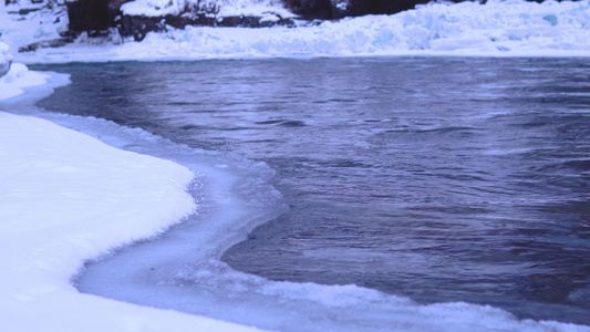 冰雪河水溪流流水视频