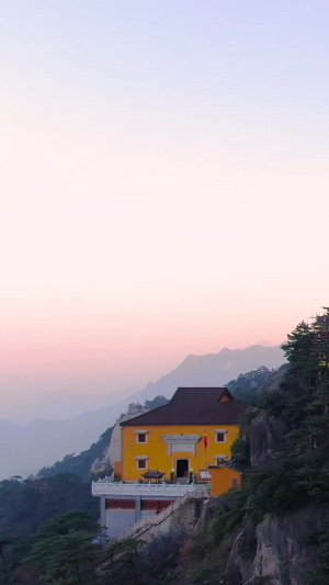 航拍世界双遗产九华山风景区观音峰寺院视频佛教圣地74秒视频