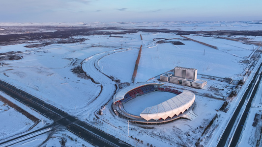 北方冬季体育场馆雪景视频