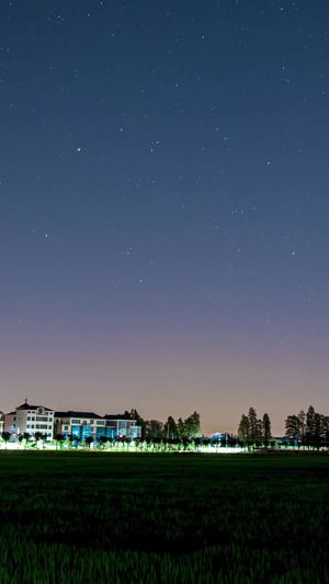 延时拍摄小镇稻田夜景星空月升日月星辰15秒视频