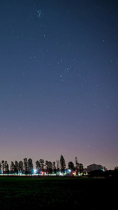 延时拍摄小镇稻田夜景星空月升日月星辰视频