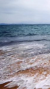 海浪拍打沙滩视频