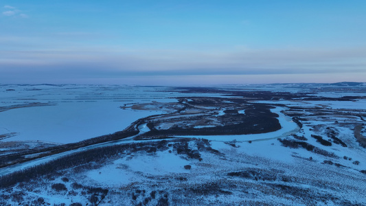 大兴安岭早春河流湿地雪景视频