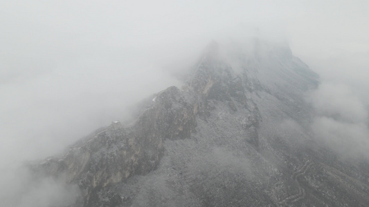 震撼中国长城雪景云海缭绕古老险峻的明长城视频