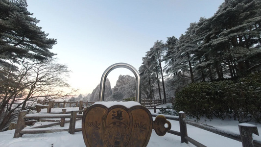 黄山连心锁冬季雪景延时摄影视频