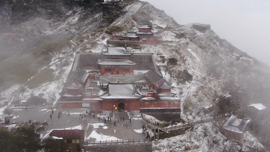 航拍梵净山承恩寺雪景视频