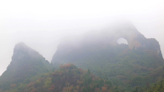 月亮山雾起视频