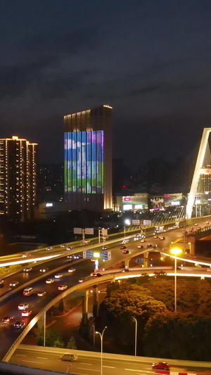 航拍风光城市夜景立体交通道路夜景川流不息的车流城市堵车素材城市风光32秒视频