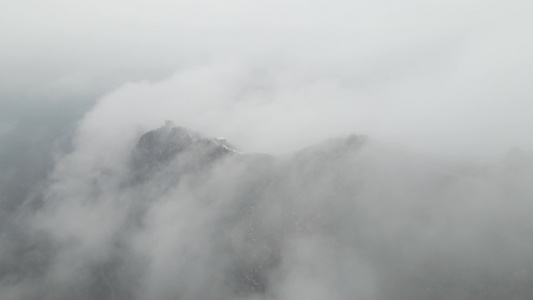 震撼中国长城雪景云海缭绕古老险峻的明长城视频