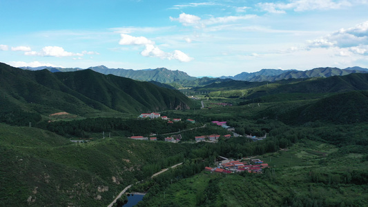 航拍美丽乡村田园风光 绿水青山视频