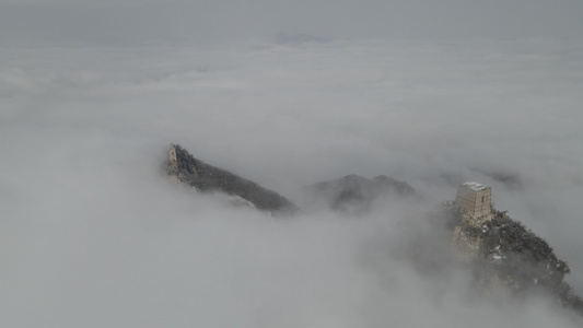 震撼中国长城雪景云海缭绕古老险峻的明长城视频