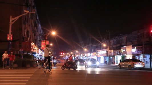 上海松江小昆山镇夜市视频