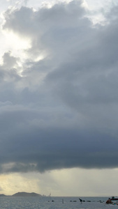 清晨海边的风云变化深圳旅游视频
