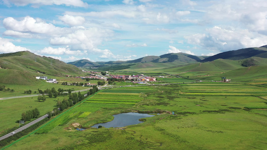 航拍草原公路  草原天路风景 坝上草原视频