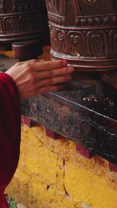 藏传佛教转经轮祈福视频