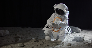 勘探地质的宇航员22秒视频