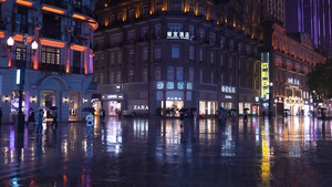 4k素材慢动作慢镜头升格拍摄城市暴雨天气步行街夜景51秒视频