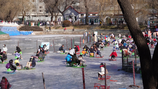000溜冰滑冰冰场冬季游乐项目 紫竹院公园4A级景区视频