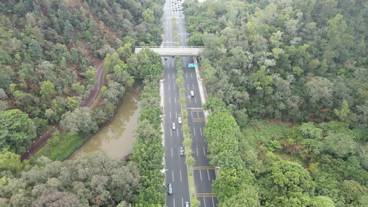 山间公路视频