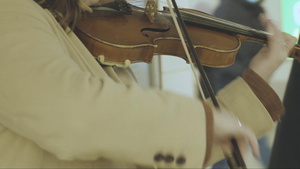小提琴激情演奏16秒视频