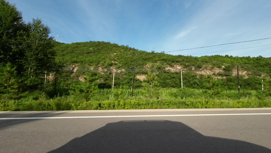 实拍开车沿途风景  开车视角 行车风景视频