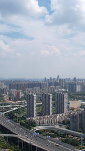 航拍武汉城市蓝天白云天空高楼街景交通道路车流素材天际线视频