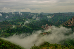 云雾山峰延时11秒视频