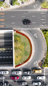 俯拍十字路口的车流 城市交通视频