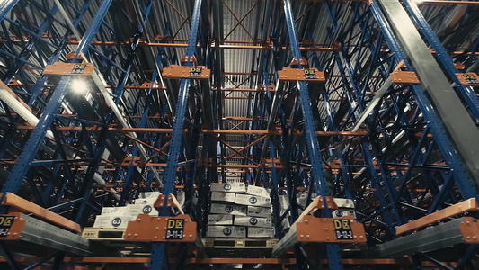 4K拍摄现代冷链仓储仓库空镜视频