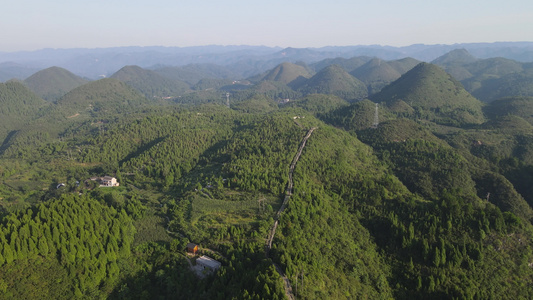 航拍连绵起伏的山峰大好河山视频