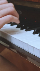 特写演奏钢琴弹钢琴视频