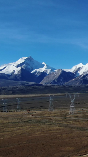  西藏希夏邦马峰雪山航拍视频佩枯措45秒视频