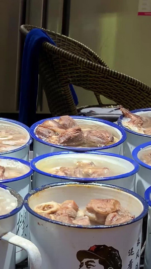 甘肃敦煌特色美食茶缸羊肉视频传统美食32秒视频