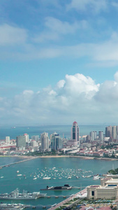 航拍青岛滨海旅游度假区鲁迅公园周边蓝天白云视频
