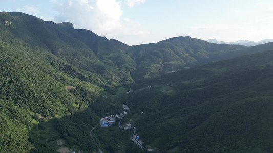 祖国巍峨大山丛山峻岭航拍视频