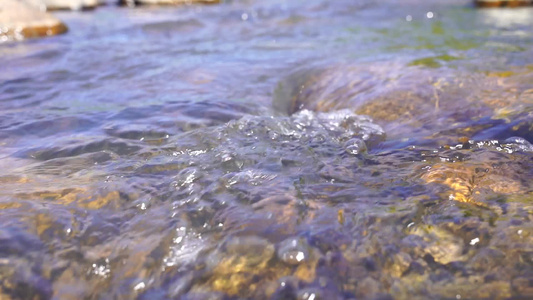 小河流水 清澈的溪水视频