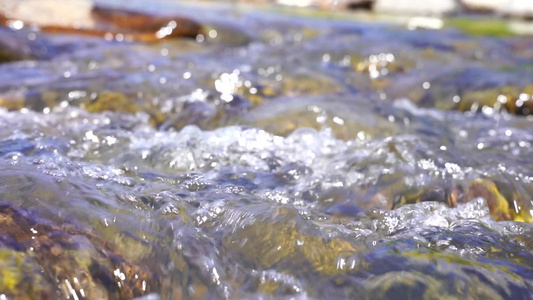 小河流水 清澈的溪水视频