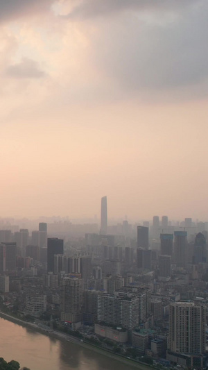 航拍城市落日晚霞夕阳天空地标天际线信号塔数码科技素材落日素材58秒视频