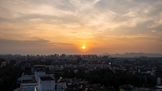 4K实拍晚霞夕阳落日城市天际线延时摄影视频