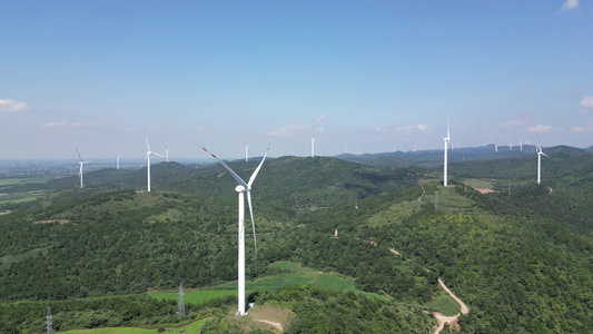 航拍高山风力发电能源视频