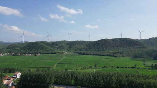 航拍高山风力发电能源视频