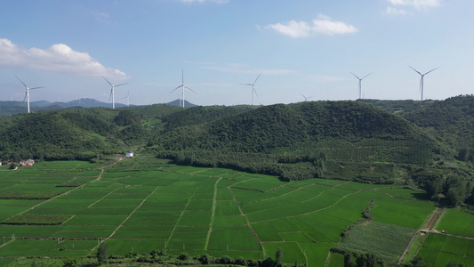 航拍高山风力发电能源视频