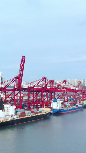 航拍海口港码头物流运输视频素材集装箱码头22秒视频